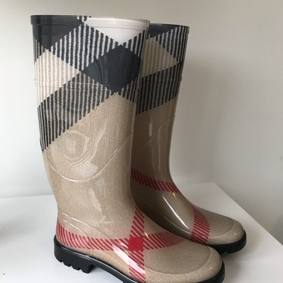 Burberry rain boots - Picture 2 of 4